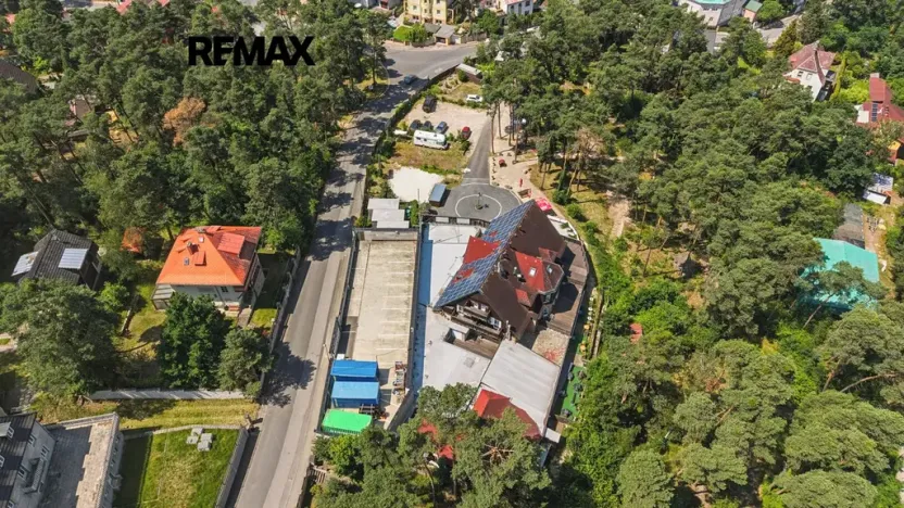 Prodej komerční nemovitosti, Doksy, 1850 m2