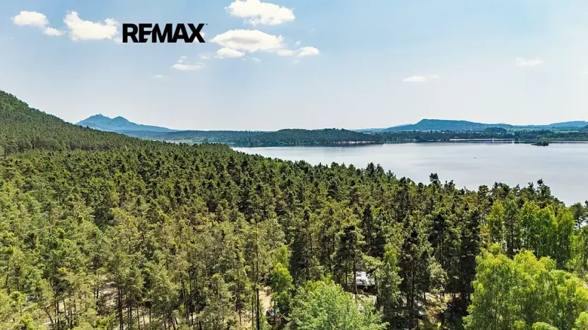 Prodej komerční nemovitosti, Doksy, 1850 m2
