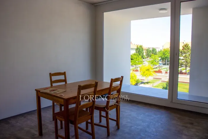 Pronájem bytu 2+kk, Veselí nad Moravou, náměstí Míru, 37 m2