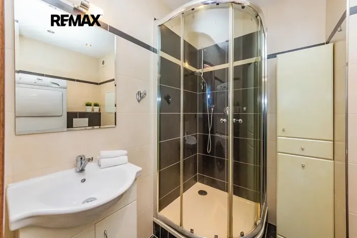 Pronájem bytu 2+kk, Kladno, Na růžovém poli, 41 m2