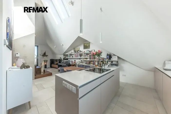 Prodej bytu 2+kk, Praha - Žižkov, Lucemburská, 80 m2