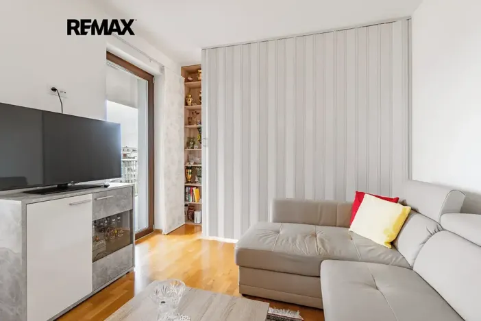 Prodej bytu 1+kk, Praha - Hrdlořezy, Učňovská, 45 m2