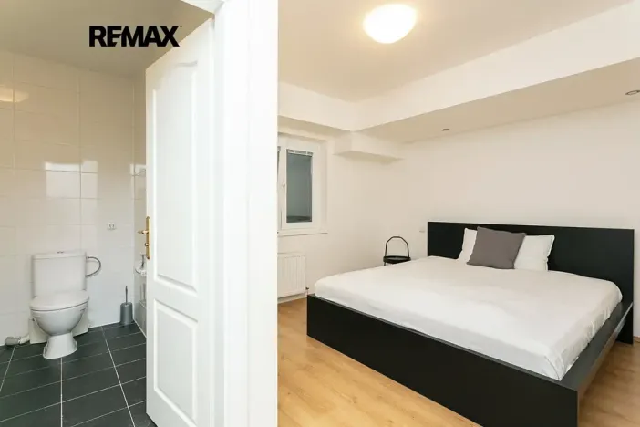 Pronájem rodinného domu, Praha - Nebušice, Na Malé Šárce, 302 m2