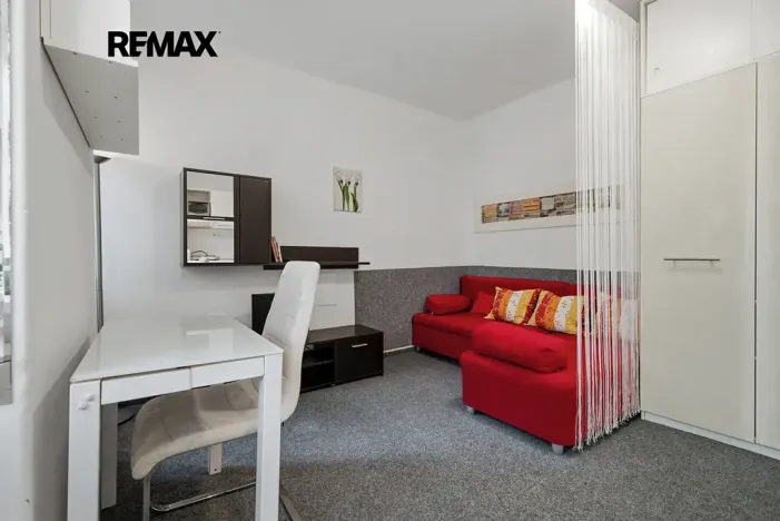 Prodej bytu 1+kk, Praha - Podolí, Na dolinách, 24 m2
