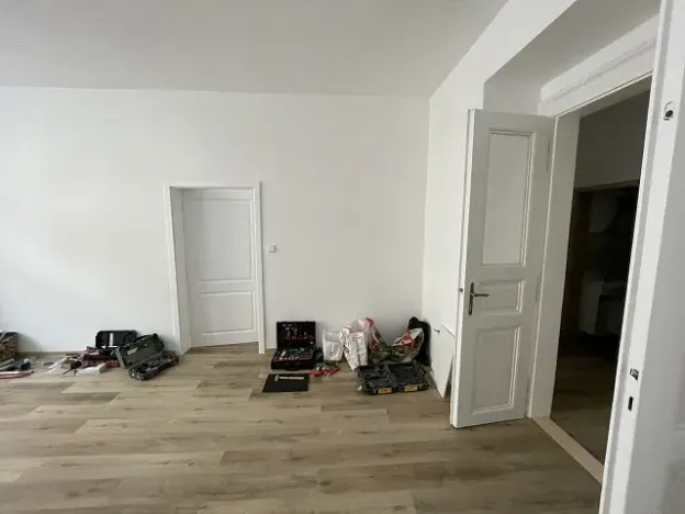 Pronájem bytu 2+1, Praha, Bořivojova, 7042 m2