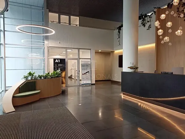 Pronájem kanceláře, Praha - Smíchov, Radlická, 364 m2
