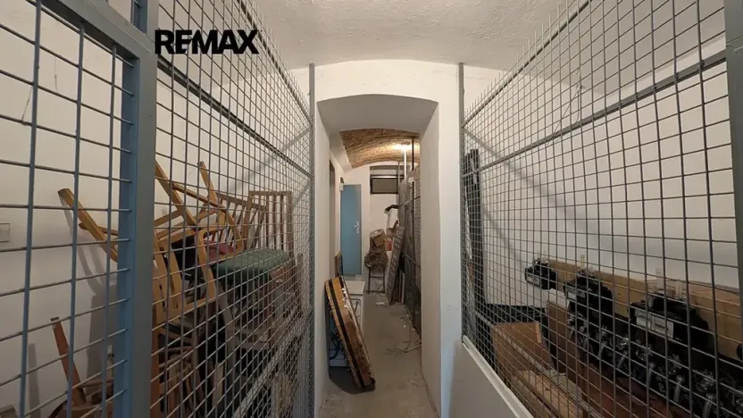 Prodej - jiné, Praha - Žižkov, Seifertova, 30 m2