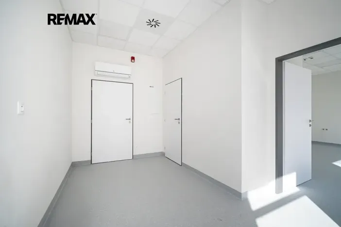 Pronájem ordinace, Milovice, Spojovací, 41 m2
