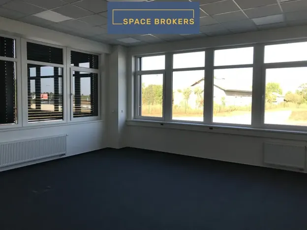 Pronájem skladu, Syrovice, 2421 m2