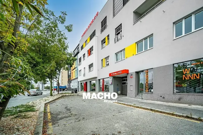 Pronájem bytu 1+kk, Praha - Michle, U plynárny, 43 m2