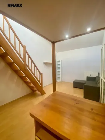 Pronájem bytu 1+kk, Praha - Krč, Štúrova, 31 m2