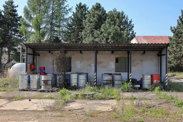 Dražba skladu, Kadaň, 11945 m2