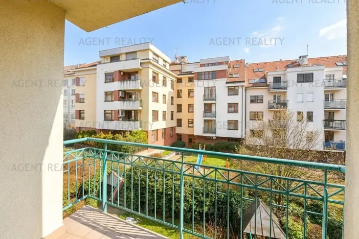Pronájem bytu 2+kk, Praha - Břevnov, Slavníkova, 57 m2