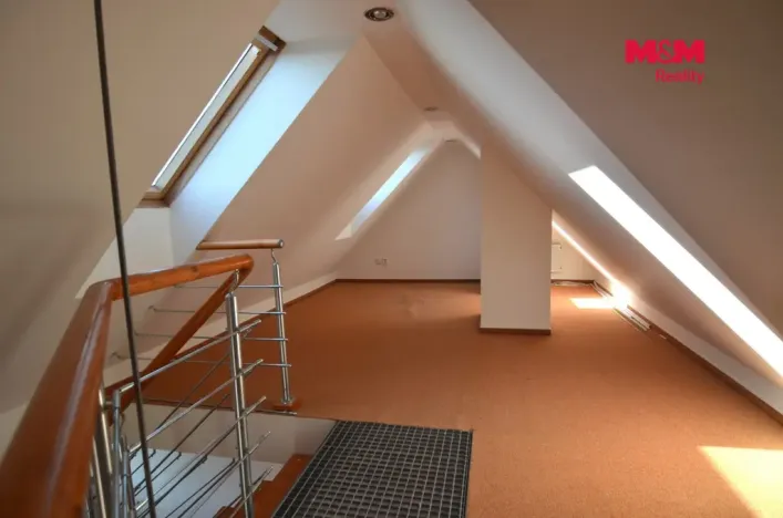 Pronájem bytu 3+1, Praha - Hloubětín, V Novém Hloubětíně, 162 m2
