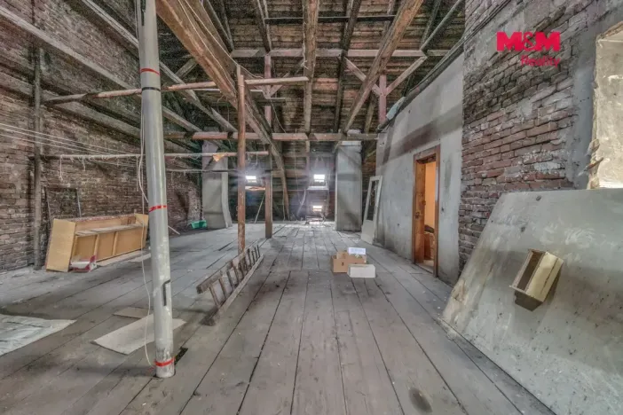 Prodej rodinného domu, Jičín - Staré Město, Valdštejnovo náměstí, 917 m2
