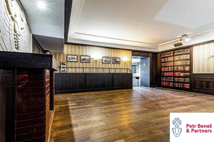 Prodej obchodního prostoru, Rakovník, Husovo náměstí, 1100 m2