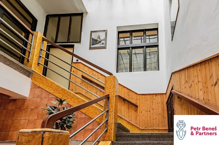 Prodej obchodního prostoru, Rakovník, Husovo náměstí, 1100 m2