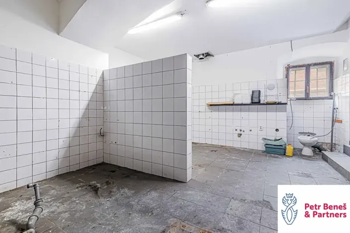 Prodej obchodního prostoru, Rakovník, Husovo náměstí, 1100 m2