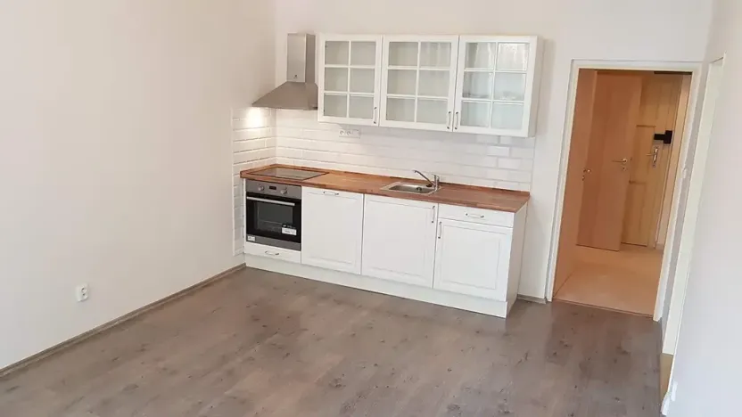 Pronájem bytu 2+kk, Praha - Žižkov, Hartigova, 50 m2