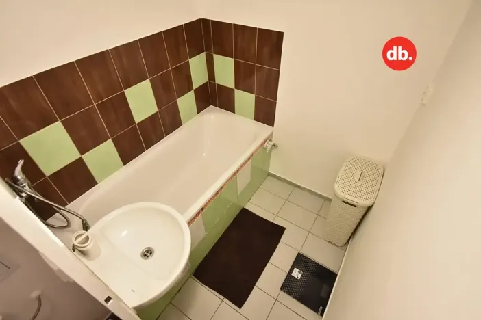 Pronájem bytu 2+1, Karlovy Vary, Dvořákova, 67 m2
