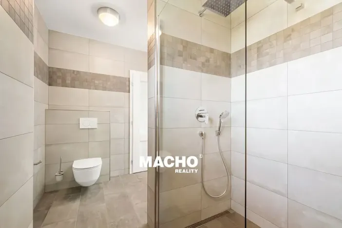 Pronájem rodinného domu, Kosoř, Školská, 380 m2