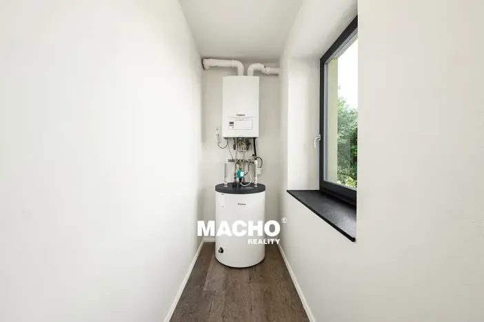 Pronájem rodinného domu, Kosoř, Školská, 380 m2