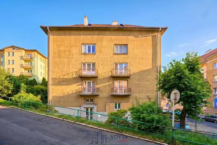 Prodej bytu 2+1, Karlovy Vary, Zbrojnická, 61 m2