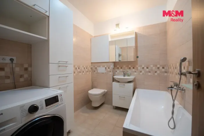 Pronájem bytu 2+kk, Hradec Králové - Třebeš, Svatojánská, 49 m2