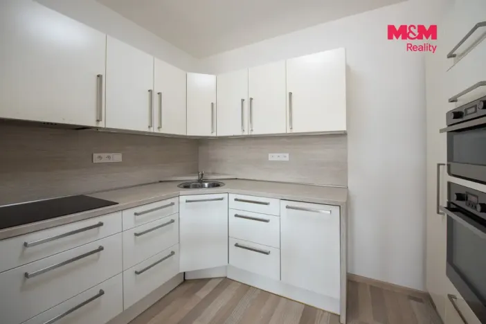 Pronájem bytu 2+kk, Hradec Králové - Třebeš, Svatojánská, 49 m2