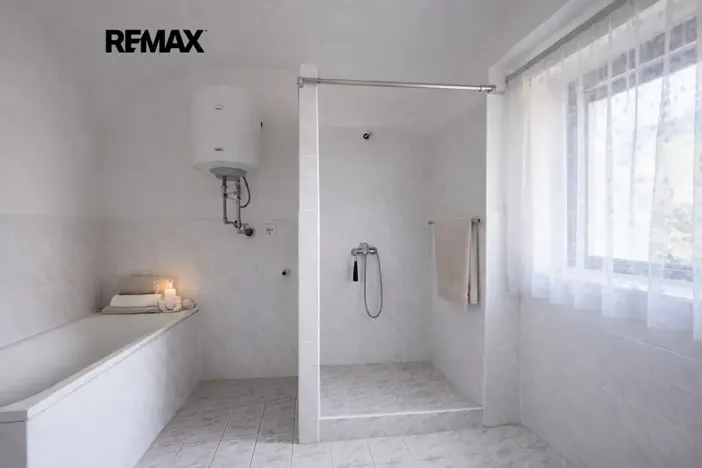 Prodej rodinného domu, Kozojedy, 240 m2
