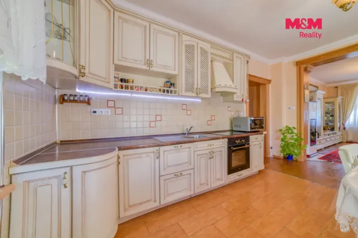 Prodej rodinného domu, Velká Hleďsebe, Pohraniční stráže, 220 m2