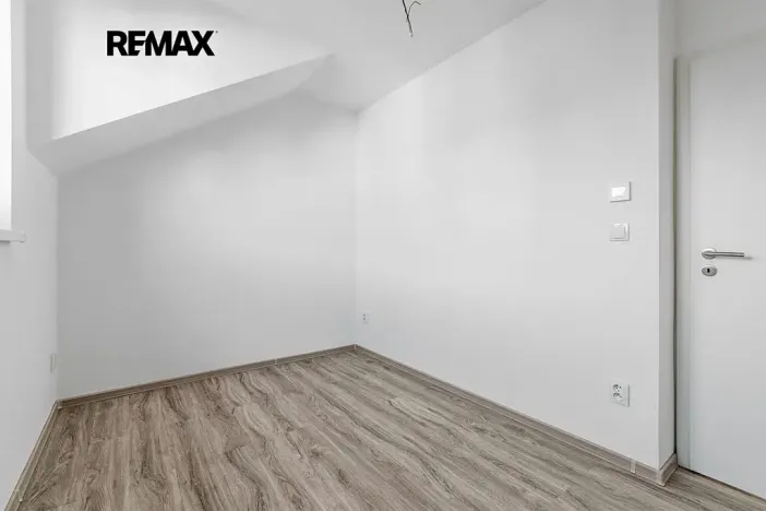 Prodej bytu 4+kk, Vochov, 80 m2