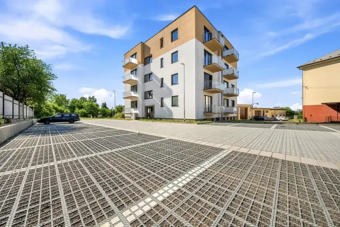 Pronájem bytu 1+kk, Holice, 46 m2