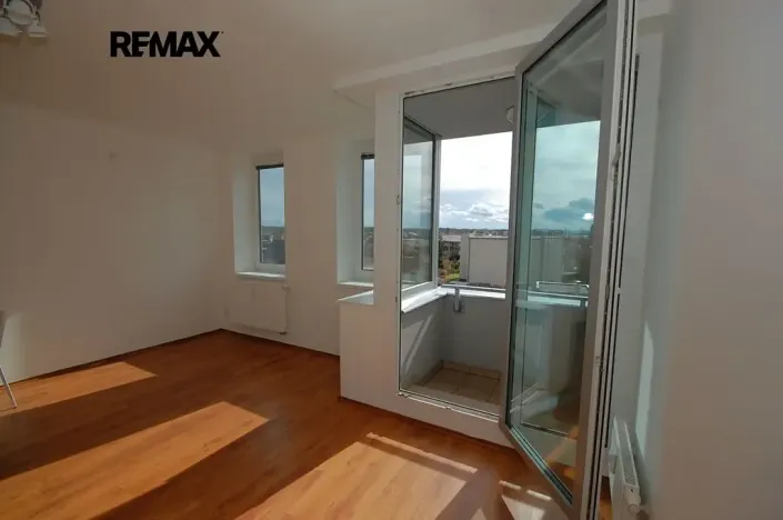 Pronájem bytu 1+kk, Velký Osek, U hřiště, 33 m2