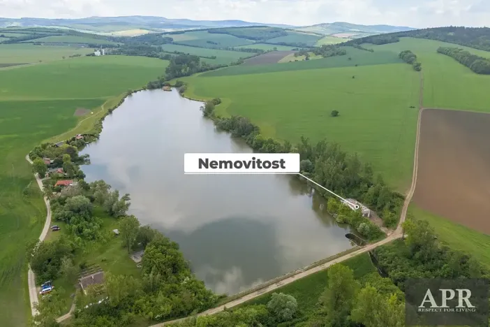 Prodej komerční nemovitosti, Hluk, 192 m2