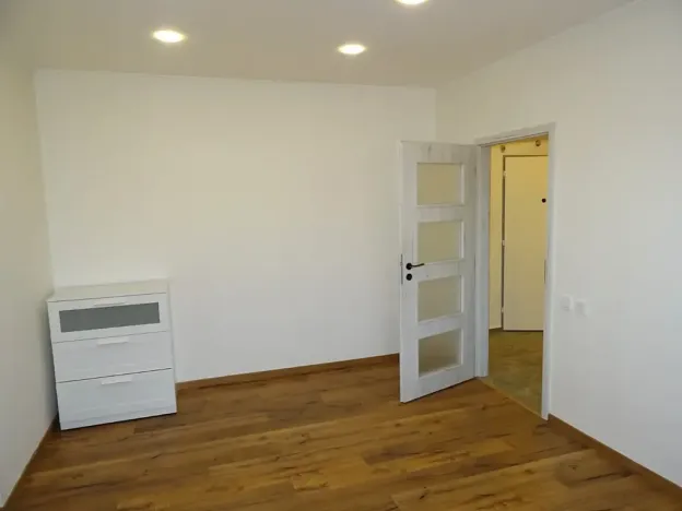 Pronájem bytu 1+1, Praha, Na vrcholu, 35 m2