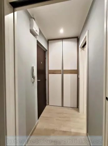 Pronájem bytu 1+kk, Kladno, 38 m2
