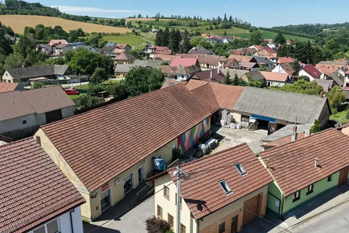 Prodej obchodního prostoru, Kamenice, 1737 m2