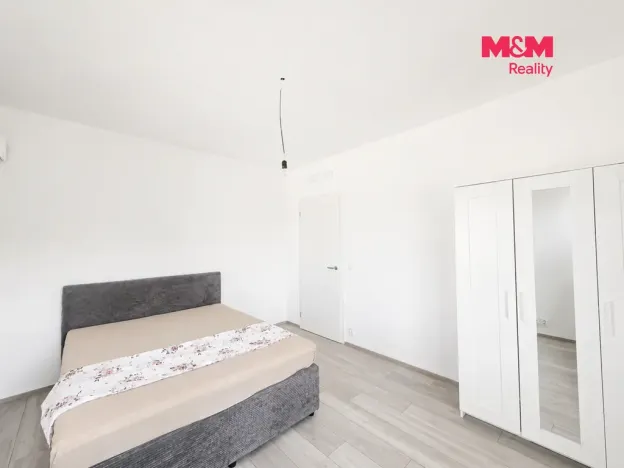 Pronájem bytu 4+kk, Praha, Nebřenická, 102 m2