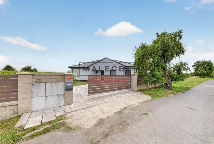 Prodej rodinného domu, Hostouň, Polní, 154 m2