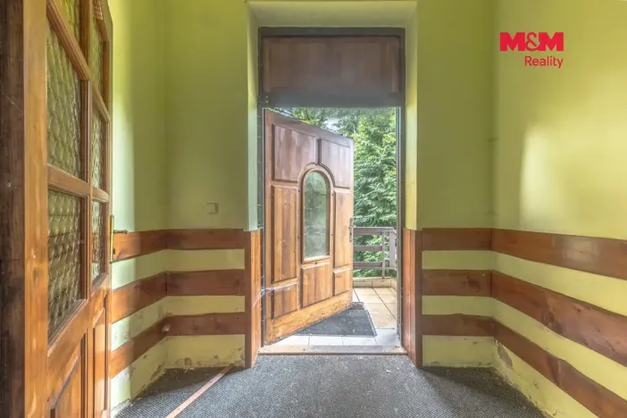 Prodej komerční nemovitosti, Plavy, 500 m2