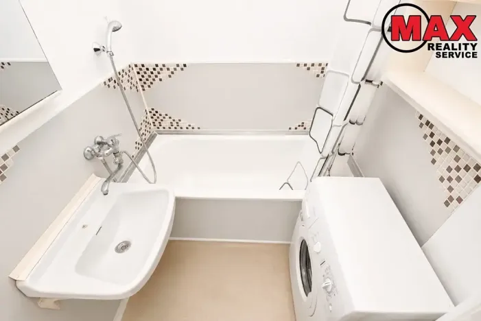 Pronájem bytu 2+1, Praha - Malešice, Lipecká, 52 m2