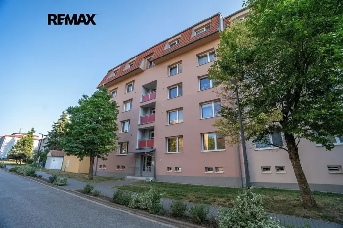 Prodej bytu 3+1, Valtice, Lázeňská, 67 m2