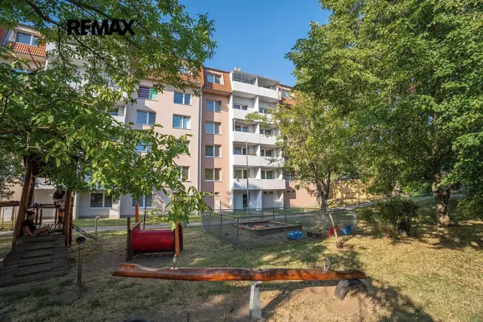 Prodej bytu 3+1, Valtice, Lázeňská, 67 m2
