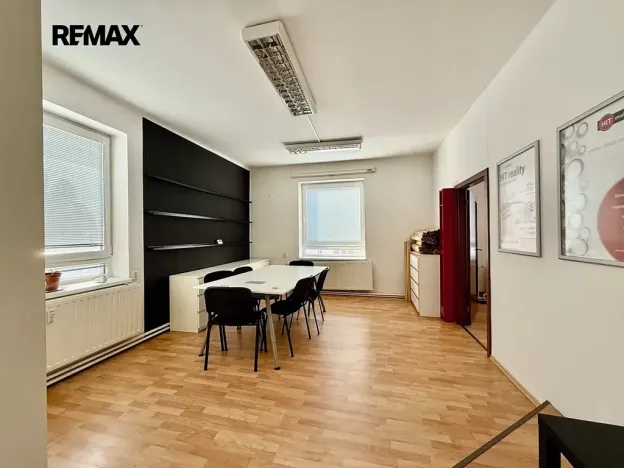Pronájem kanceláře, Plzeň, Jedlová, 400 m2