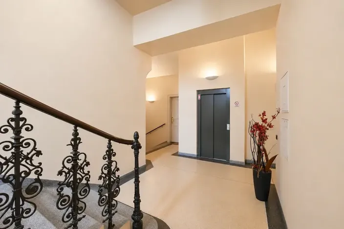 Pronájem bytu 2+kk, Praha - Nové Město, Hálkova, 49 m2