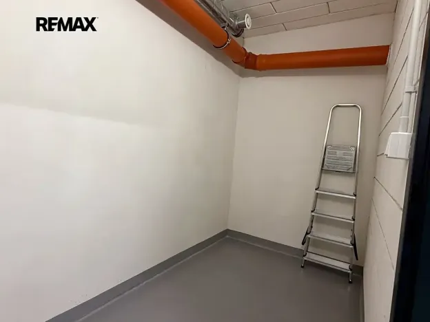 Pronájem bytu 1+kk, Praha - Košíře, Na Stárce, 39 m2