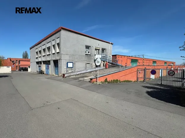 Pronájem garáže, Kladno, Bellevue, 17 m2