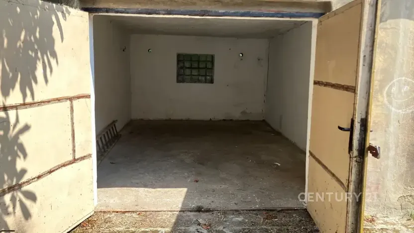 Pronájem garáže, Újezdeček, Krušnohorská, 25 m2