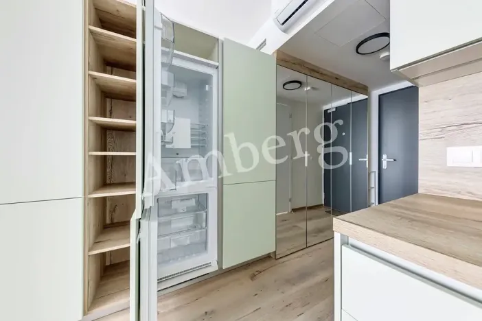 Pronájem bytu 1+kk, Praha - Karlín, Sokolovská, 28 m2
